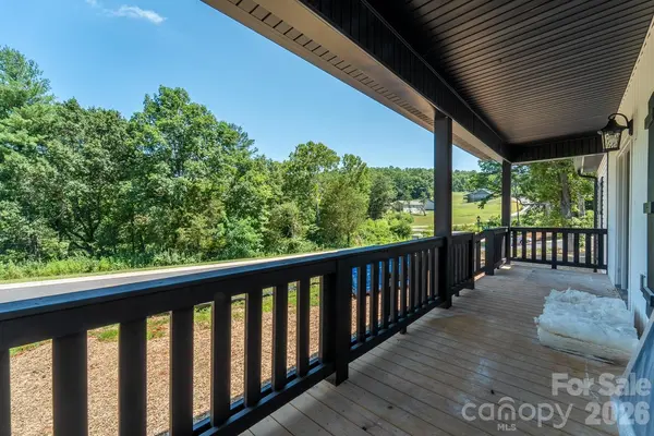 60 Charlotte ST, Franklin, NC 28734