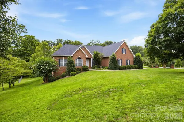 405 Woodridge DR SE, Lenoir, NC 28645