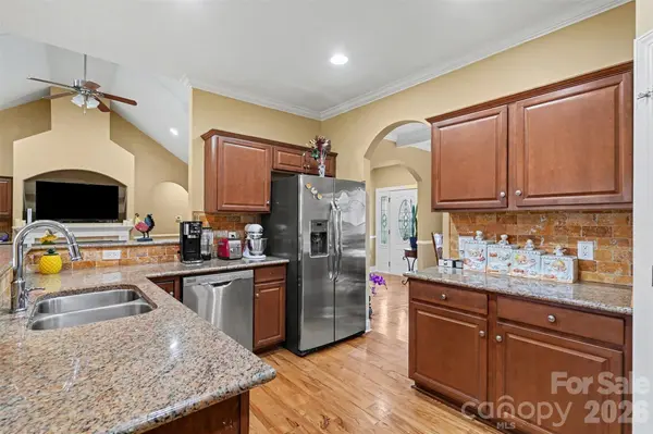 4574 Hunter Rhyne RD, Lincolnton, NC 28092