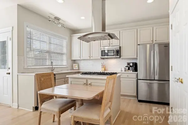 4442 Huntscroft LN, Charlotte, NC 28226