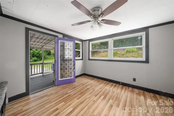 1271 Upper Brush Creek RD, Fairview, NC 28730