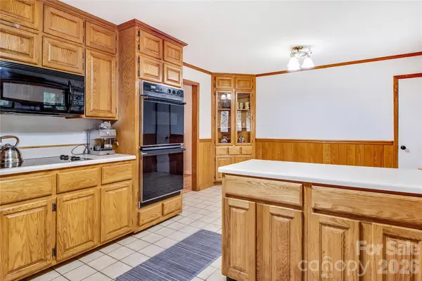 329 Dix Creek #2 RD, Leicester, NC 28748