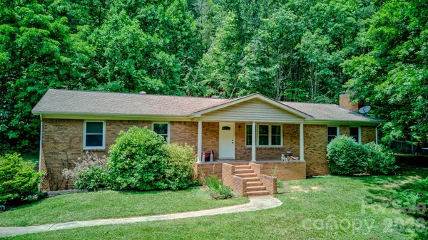 329 Dix Creek #2 RD, Leicester, NC 28748