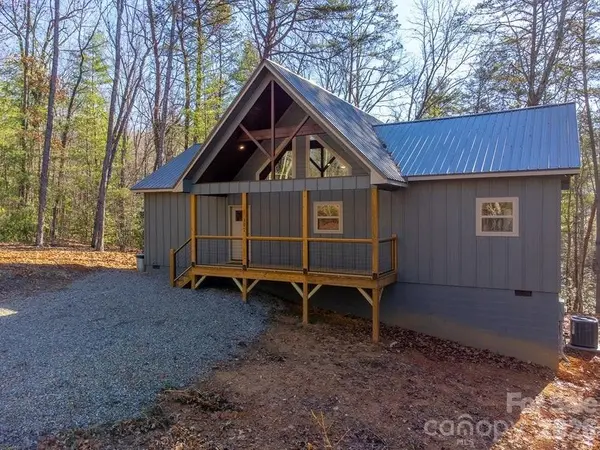 397 Kennelly LOOP, Murphy, NC 28906