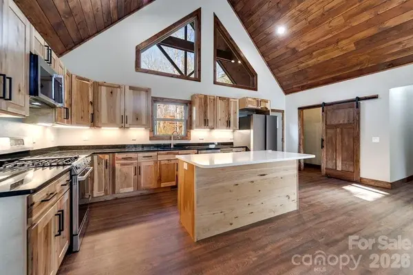 397 Kennelly LOOP, Murphy, NC 28906