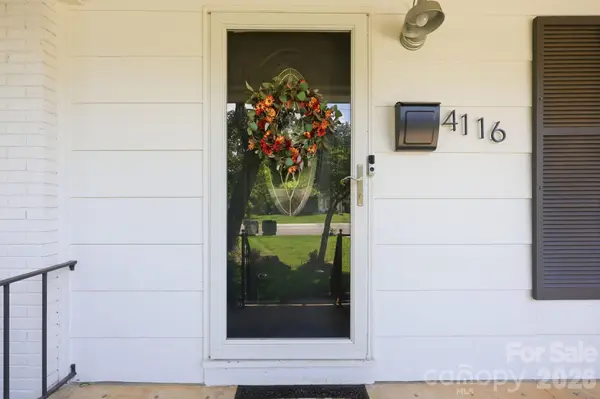 4116 Tipperary PL, Charlotte, NC 28215