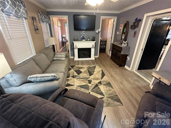138 Marina DR, New London, NC 28127