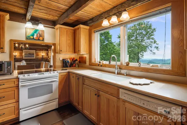 692 Mckinney Gap DR, Mars Hill, NC 28754