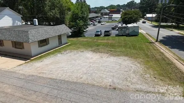 1295 N Main AVE, Newton, NC 28658