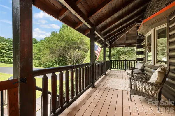 42 Chinaberry CT, Waynesville, NC 28785
