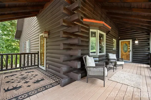 42 Chinaberry CT, Waynesville, NC 28785
