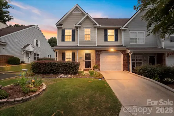 806 Rock Lake GLN, Fort Mill, SC 29715