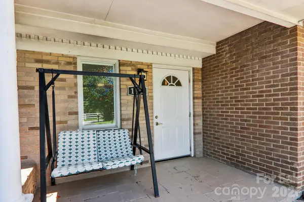 1153 Airport RD, Flat Rock, NC 28731