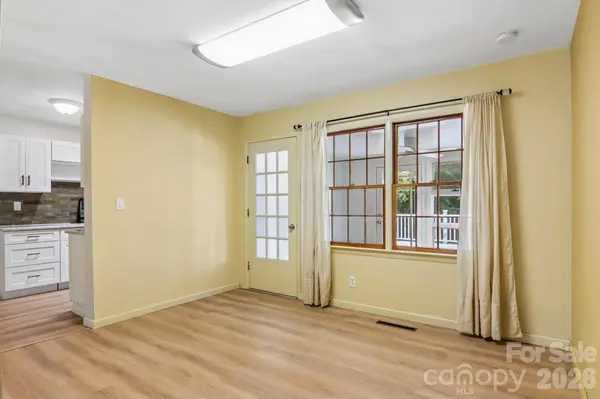 1153 Airport RD, Flat Rock, NC 28731