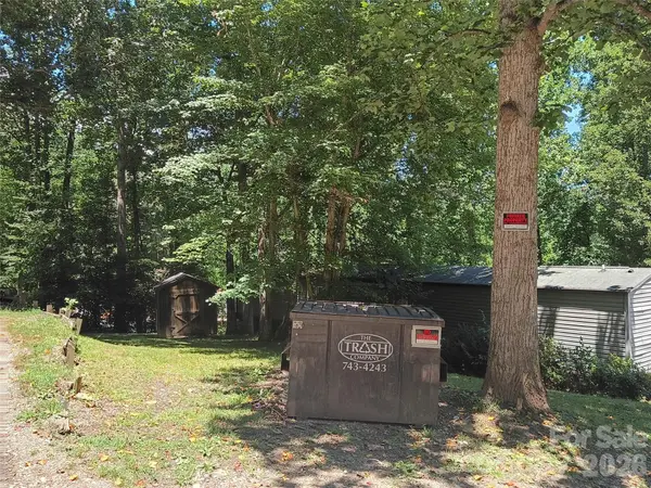 2 Jasmine Park PL, Candler, NC 28715