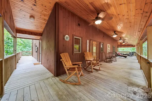 4216 Bolick RD, Lenoir, NC 28645