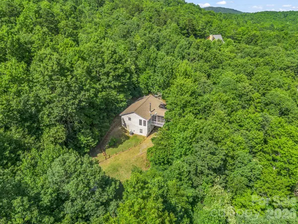 130 High Rock Acres DR, Black Mountain, NC 28711