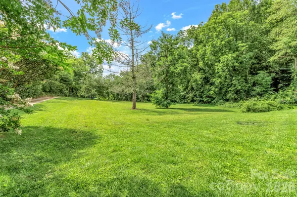 11 Aquarian WAY, Leicester, NC 28748