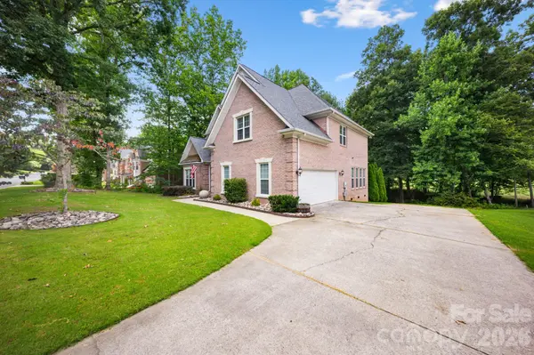 5355 Shannamara DR, Matthews, NC 28104