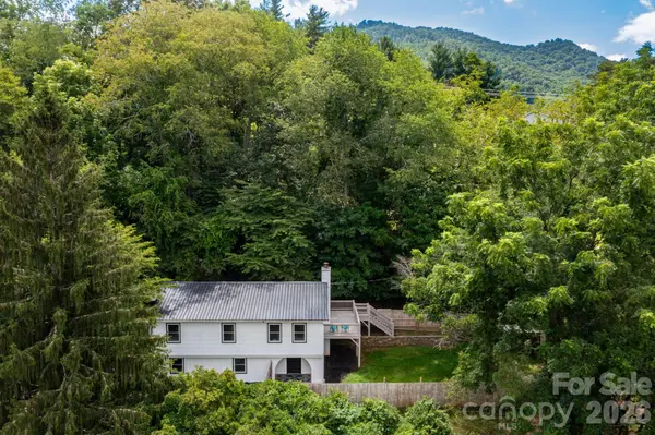 144 Pinehaven DR, Clyde, NC 28721