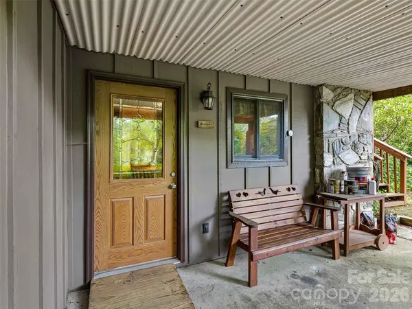 25 Anne ST, Lake Junaluska, NC 28745