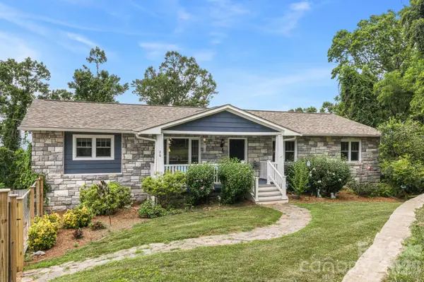 26 Crestwood DR, Arden, NC 28704