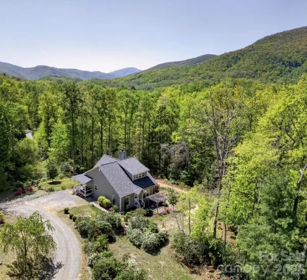 38 Pine Hill RD, Fairview, NC 28730