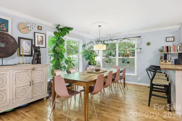 2 Coneflower CT, Black Mountain, NC 28711