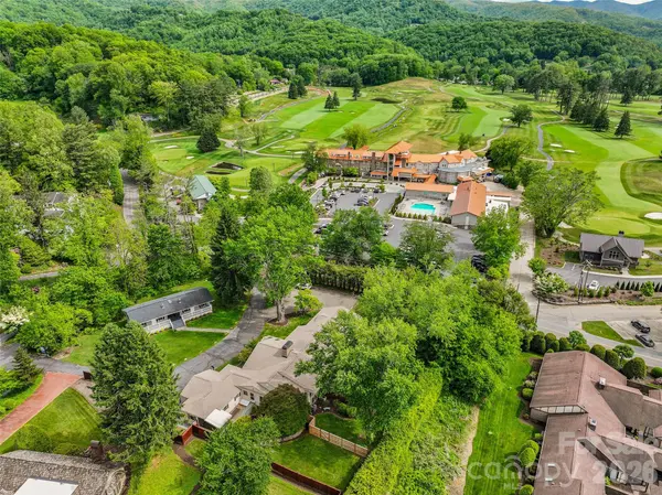 142 Country Club DR, Waynesville, NC 28786