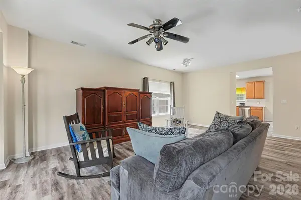9866 Treeside LN, Matthews, NC 28105