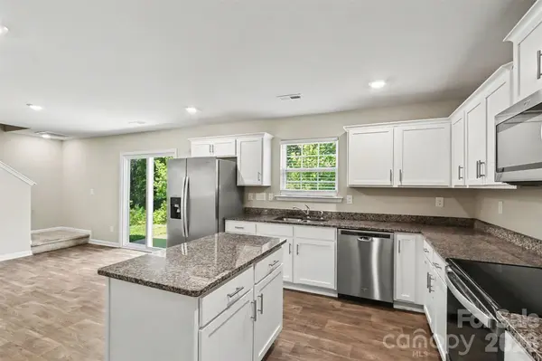 310 Kingsford DR, Stanley, NC 28164