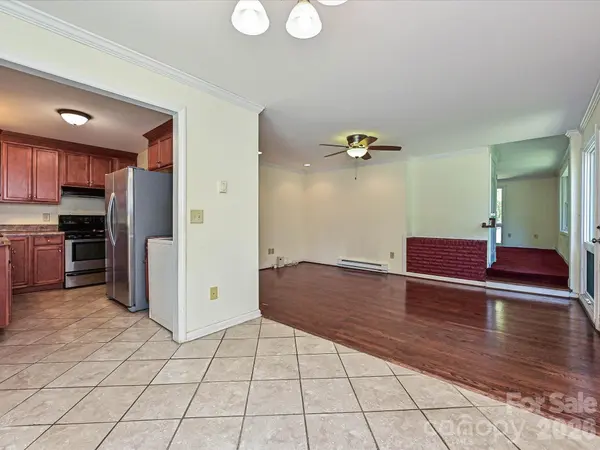 3000 Barfield DR, Charlotte, NC 28217