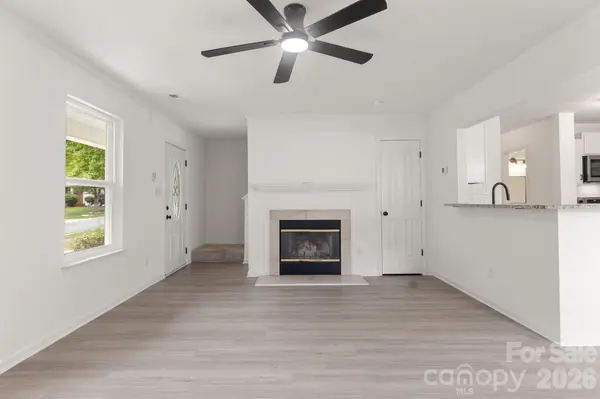 11125 Northwoods Forest DR, Charlotte, NC 28214