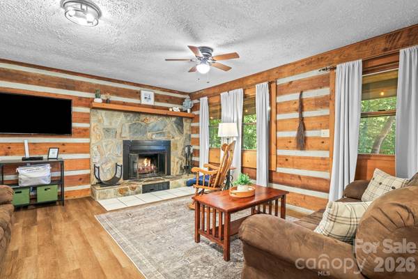 237 Biltmore CIR, Bryson City, NC 28713
