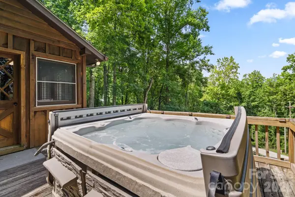 237 Biltmore CIR, Bryson City, NC 28713