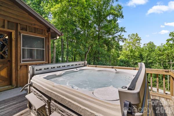237 Biltmore CIR, Bryson City, NC 28713