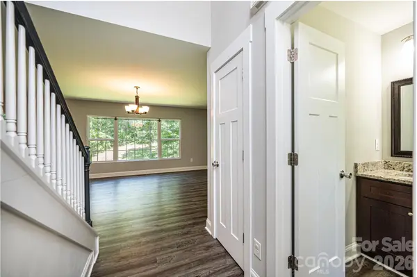 3605 Still Knoll LN, Sherrills Ford, NC 28673