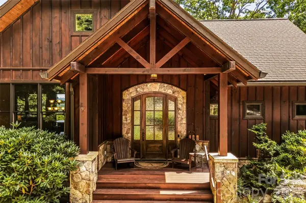 136 Merrills Ridge RD, Asheville, NC 28803