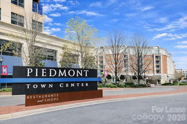 4620 Piedmont Row DR, Charlotte, NC 28210
