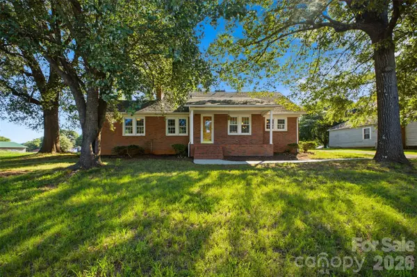 636 NC 16 HWY N, Taylorsville, NC 28681