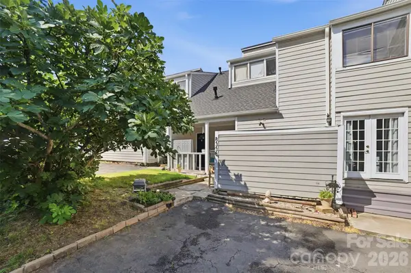 8338 Cricket Lake DR, Charlotte, NC 28277