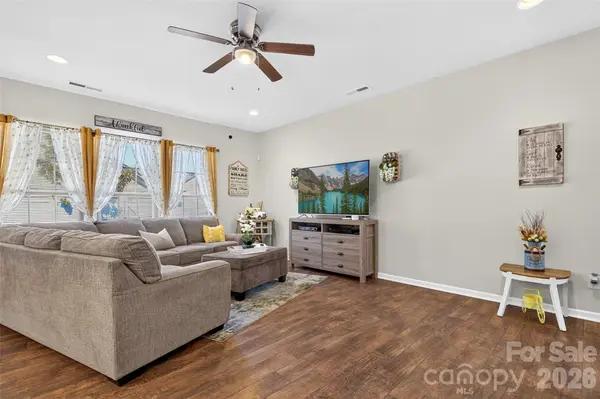 6007 Cadence LN, Fort Mill, SC 29707