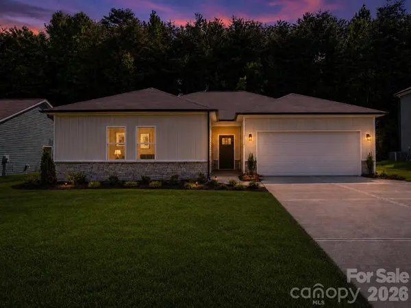 1175 Stoneglen DR, Granite Quarry, NC 28146