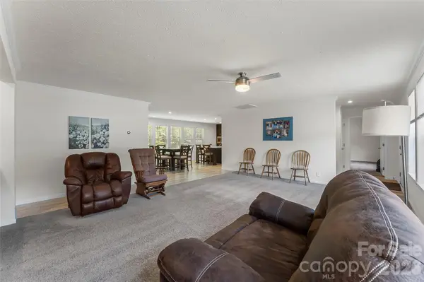 1940 Eastbrook CIR, Morganton, NC 28655