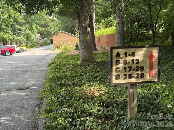 9 Ravencroft LN #B-9 and Garage 2 Unit D, Asheville, NC 28803