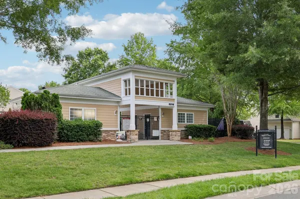 5226 Coffeeberry LN, Charlotte, NC 28227