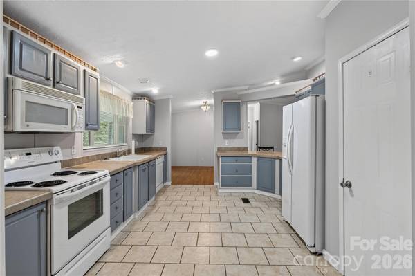 146 Banks View LN, Hendersonville, NC 28792