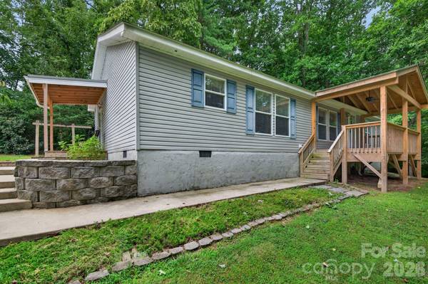 146 Banks View LN, Hendersonville, NC 28792