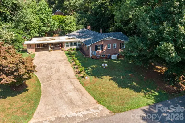 324 Country Club CIR, Shelby, NC 28150