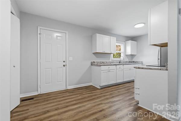1317 Reid ST, Statesville, NC 28677